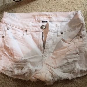 White American Eagle shorts